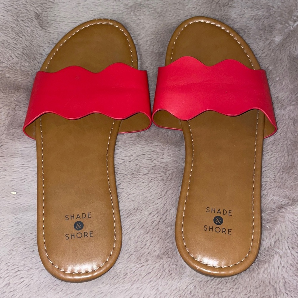 Shade & Shore Red and Tan Sandals